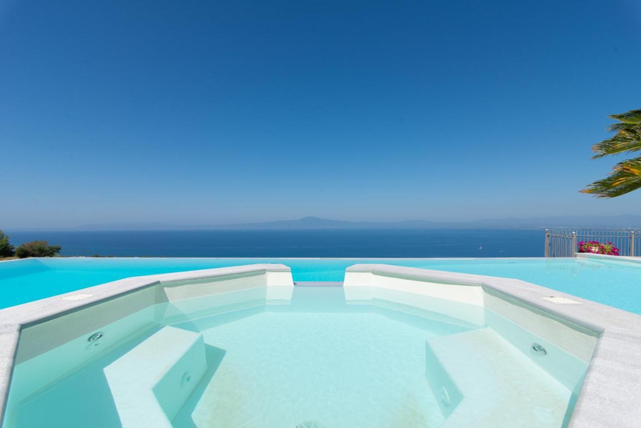 Villa Rebecca Kalamata Exterior photo